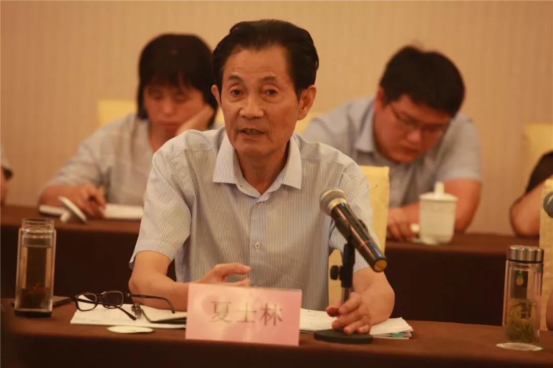 升华集团董事长夏士林,总裁钱海平一行亲赴云峰总部,与升华云峰董事长